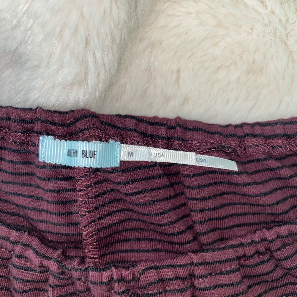 BRANDY MELVILLE RUFFLE SHORTS - Picture 3 of 3